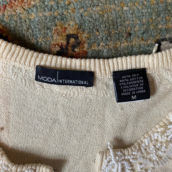 Fun beaded sweater - Picture 3 of 9